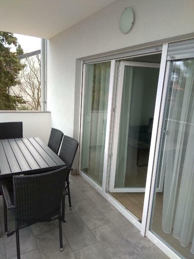 Apartment Domagoj, Novalja Exterior photo